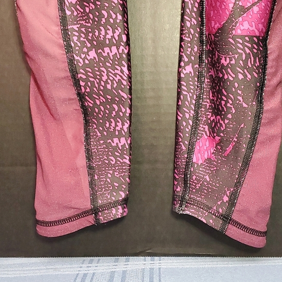 Under Armour Heat Gear Compression Leggings - Size X-Small - Picture 7 of 13